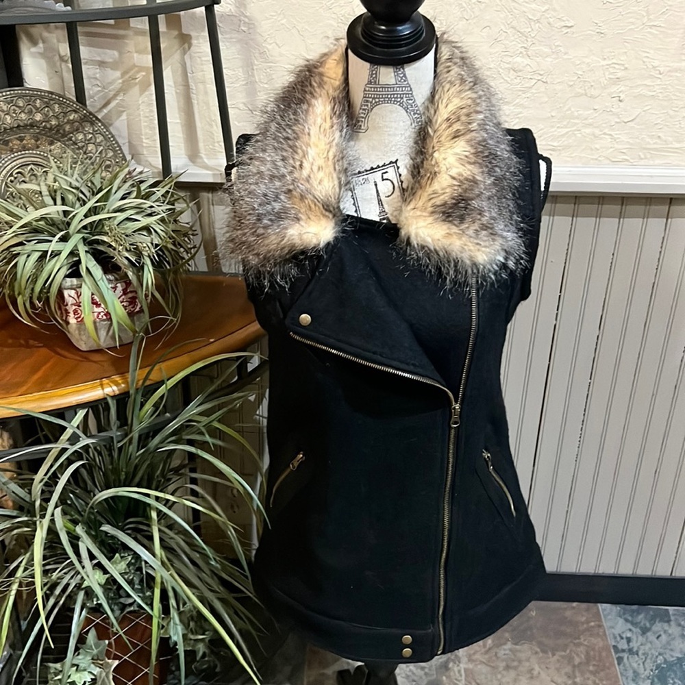 Thread & Supply Vest